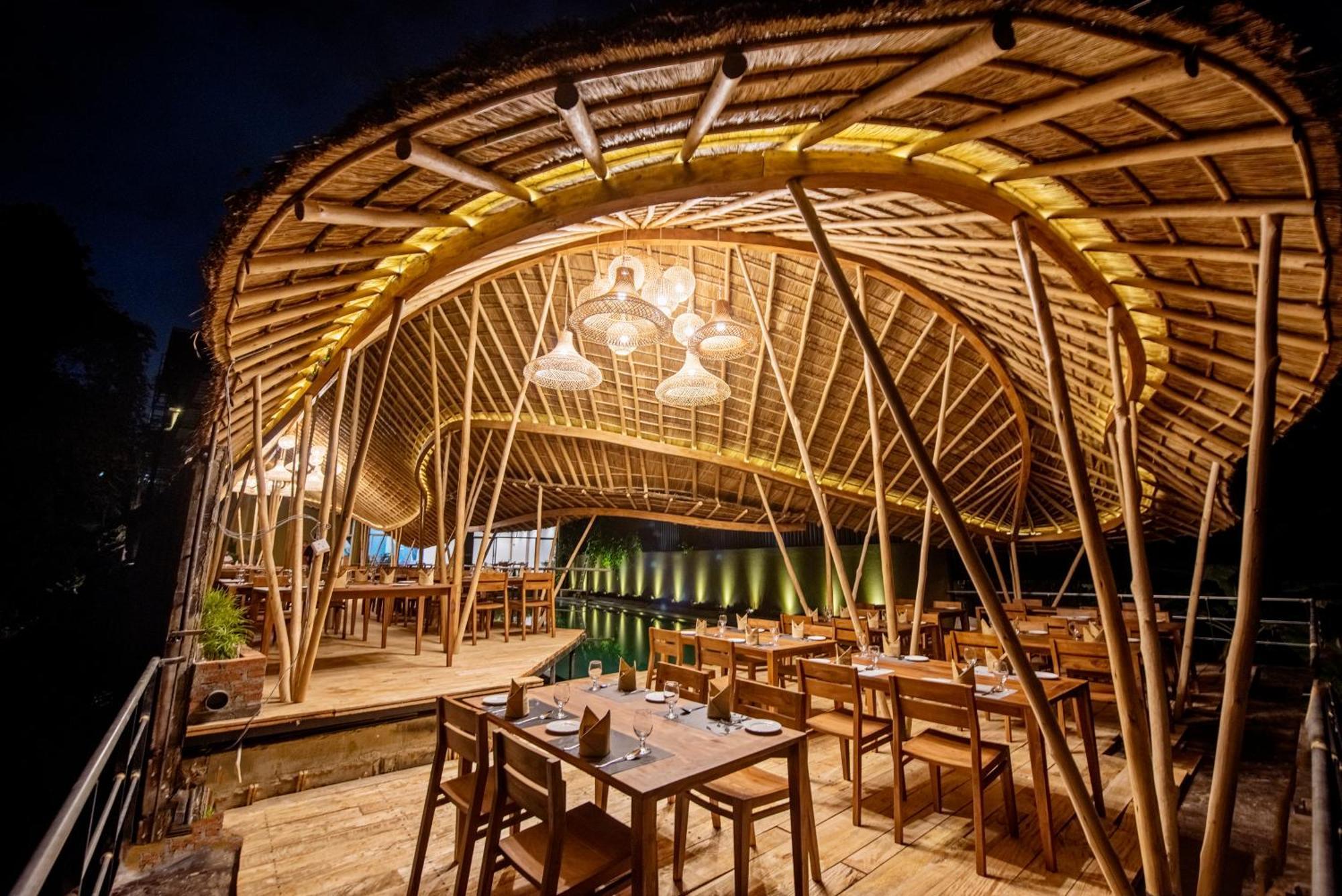 White Moon Resort Gampaha Exterior foto